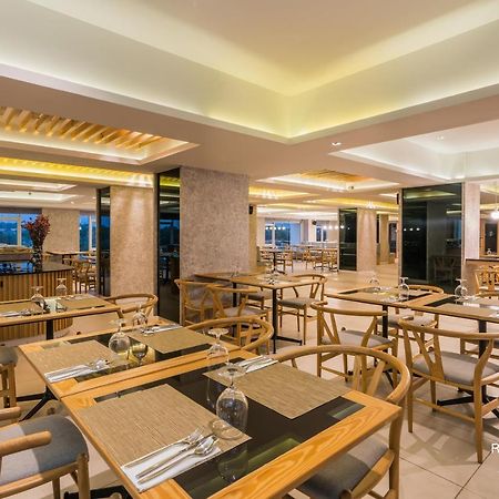 Rattanachol Hotel Csonburi Kültér fotó