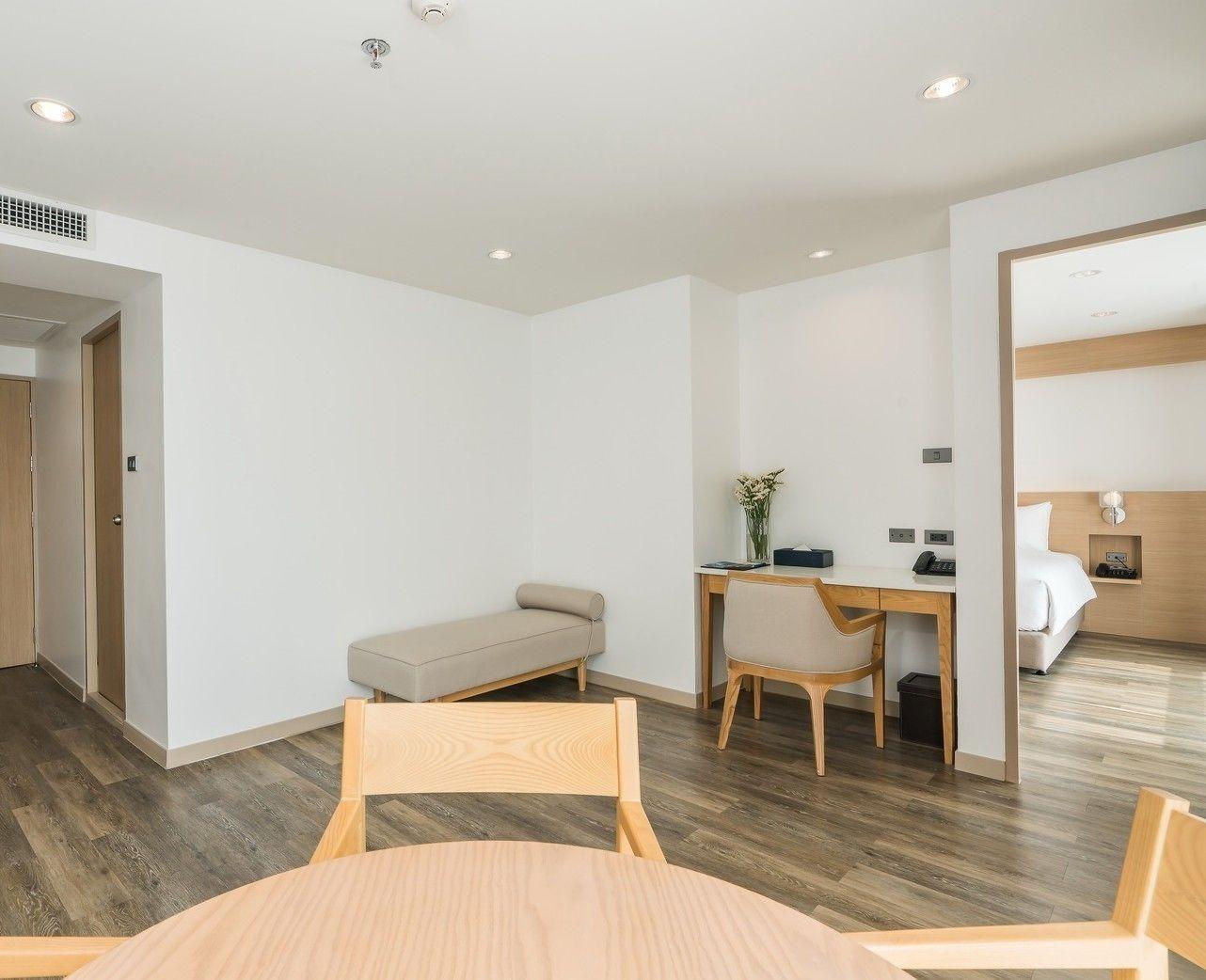 Rattanachol Hotel Csonburi Kültér fotó