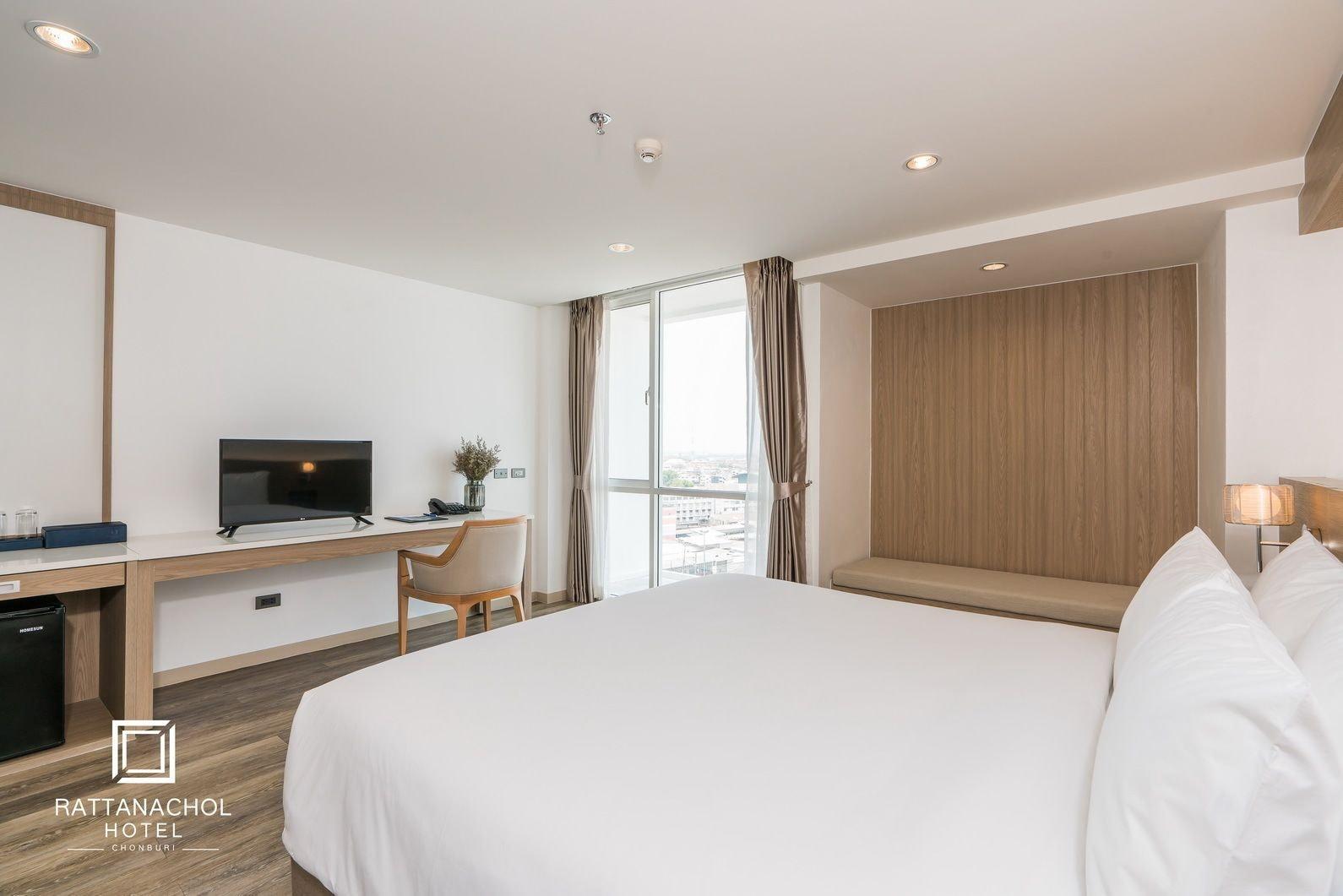 Rattanachol Hotel Csonburi Kültér fotó