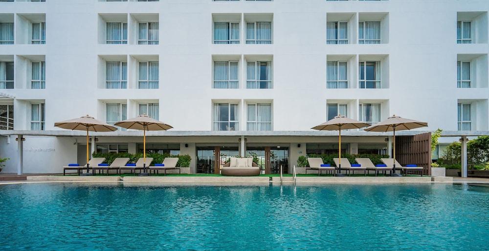 Rattanachol Hotel Csonburi Kültér fotó