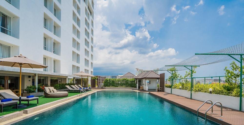 Rattanachol Hotel Csonburi Kültér fotó