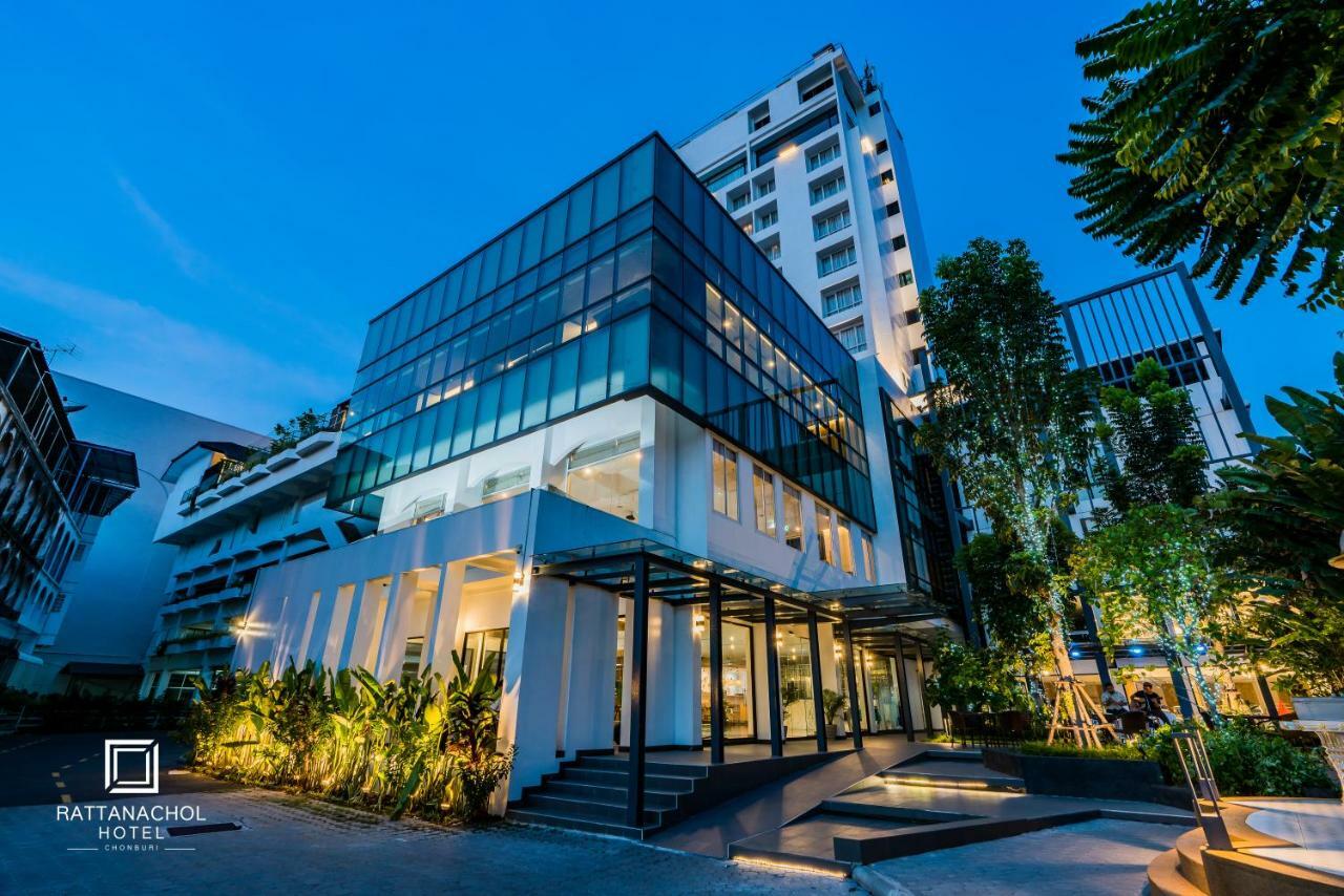 Rattanachol Hotel Csonburi Kültér fotó