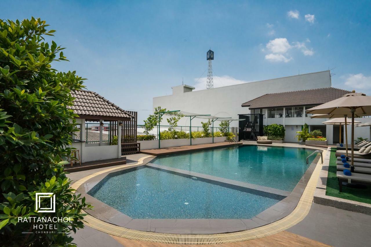 Rattanachol Hotel Csonburi Kültér fotó