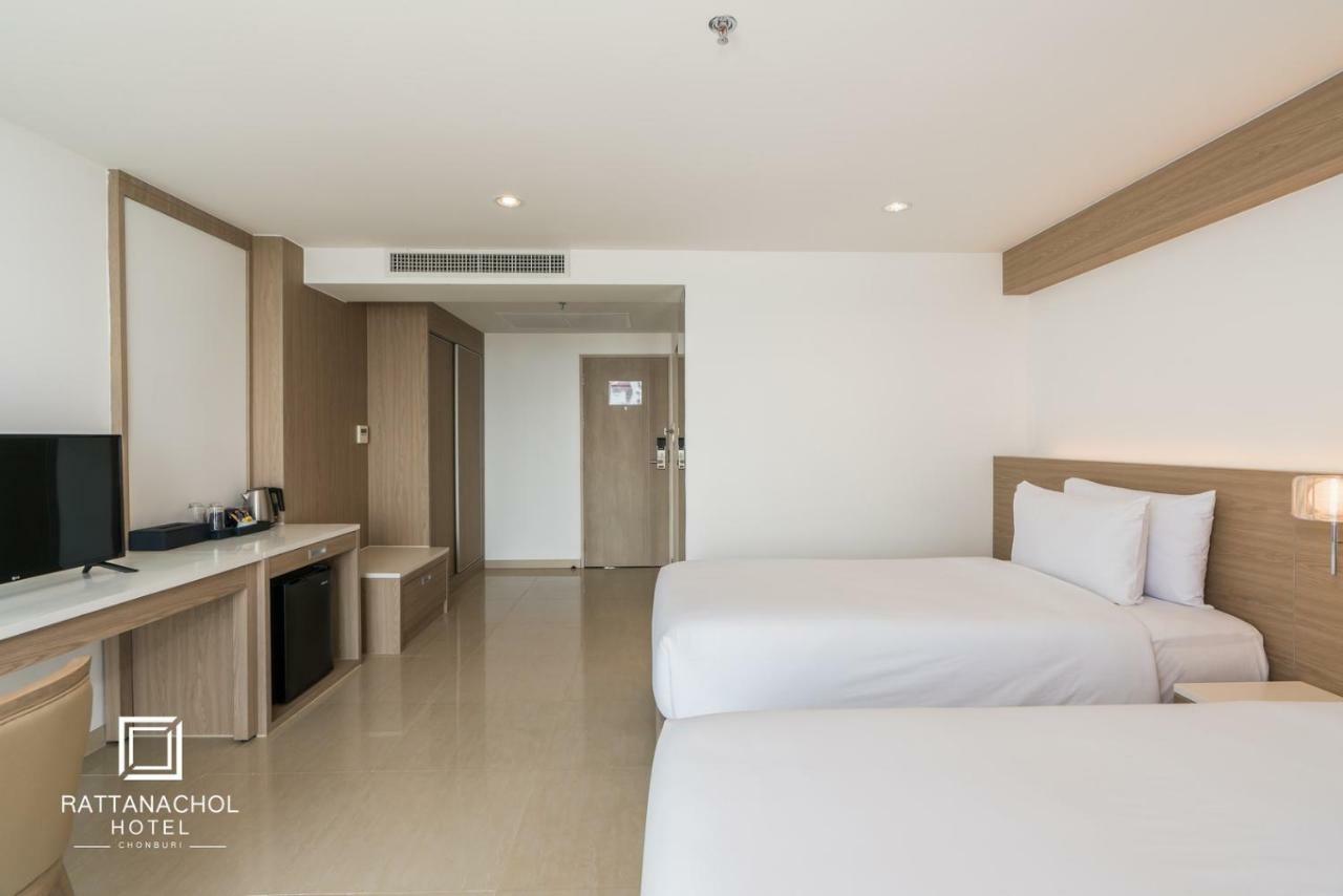 Rattanachol Hotel Csonburi Kültér fotó