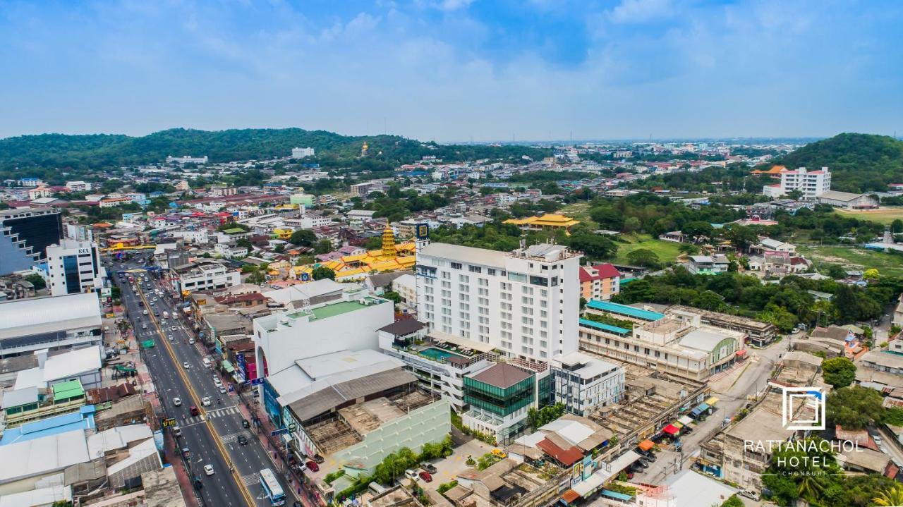 Rattanachol Hotel Csonburi Kültér fotó