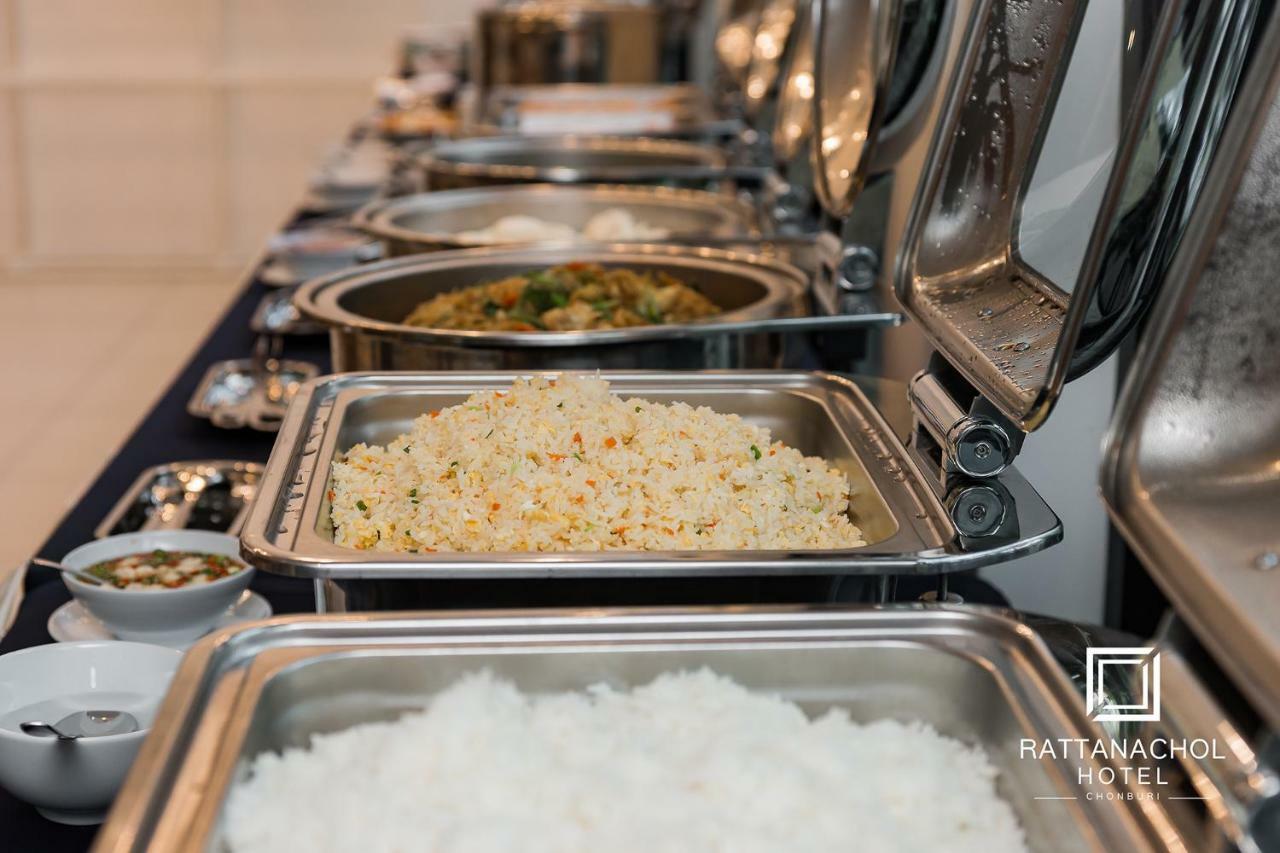 Rattanachol Hotel Csonburi Kültér fotó