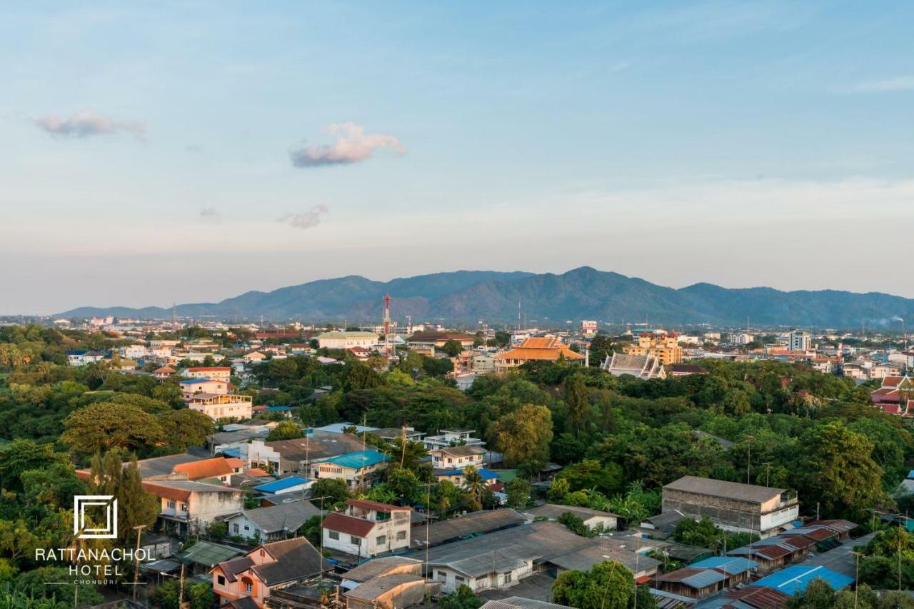 Rattanachol Hotel Csonburi Kültér fotó