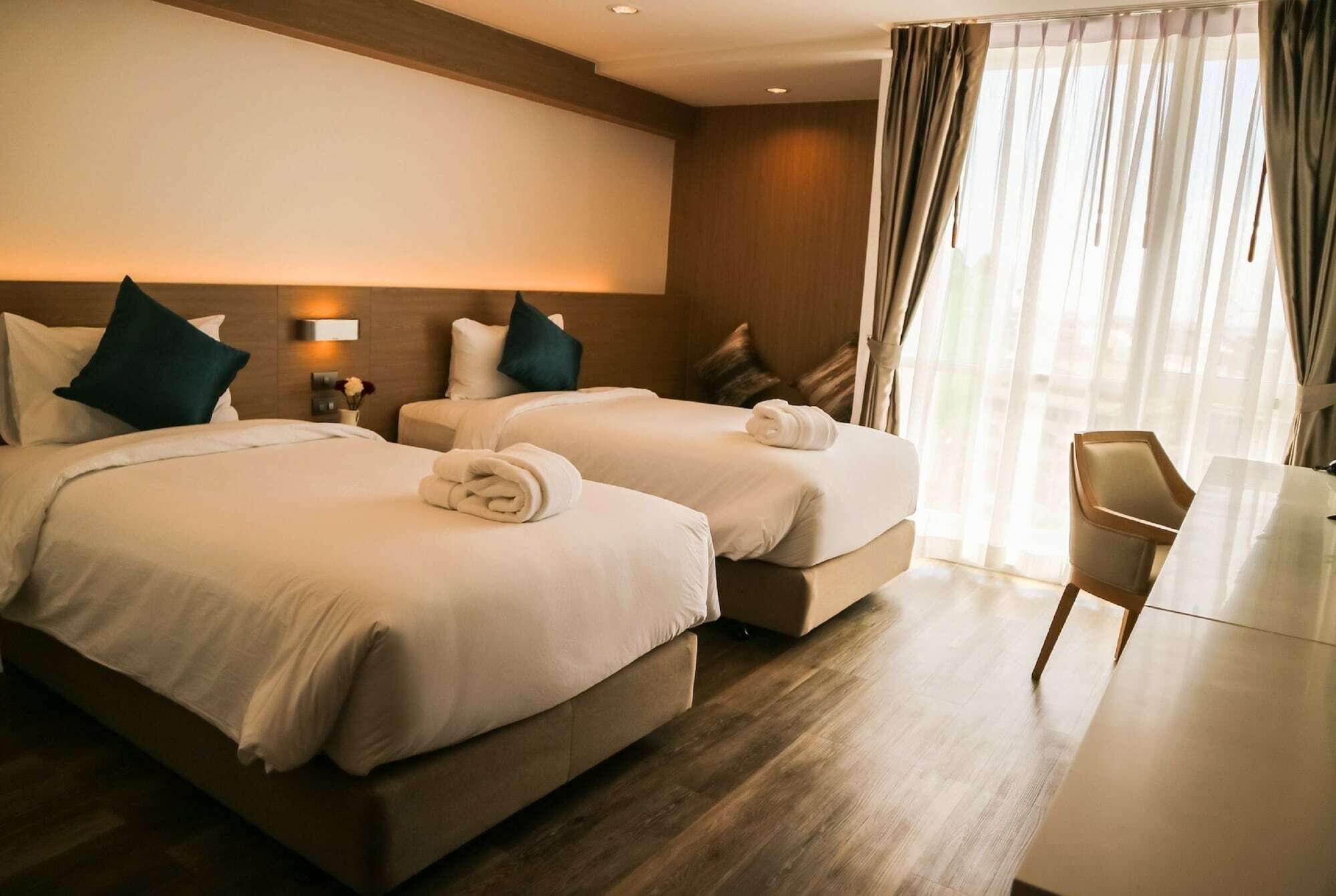 Rattanachol Hotel Csonburi Kültér fotó