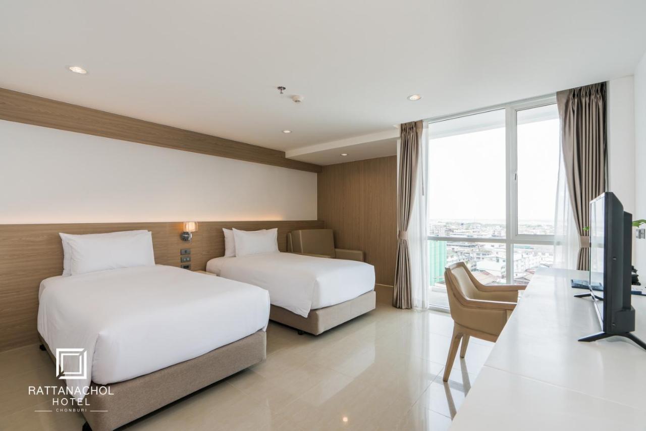 Rattanachol Hotel Csonburi Kültér fotó