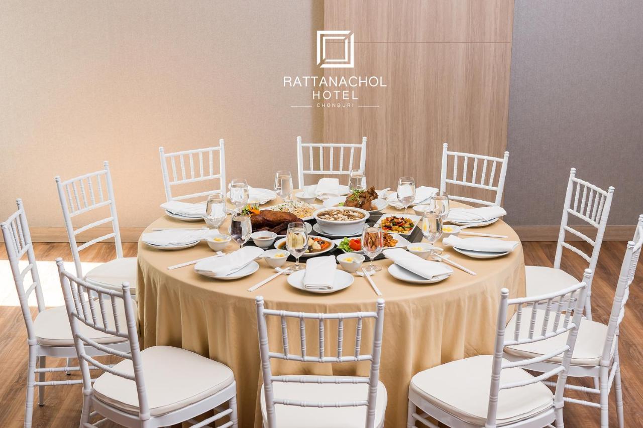 Rattanachol Hotel Csonburi Kültér fotó